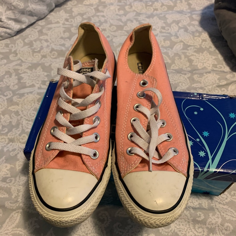 Pink converse